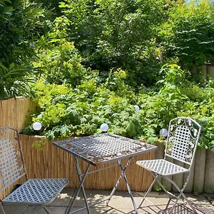  Apartment Gemütliches Mit Terrasse In Ruhiger Lage